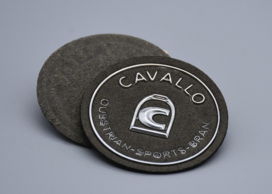Sacos de forma personalizada em relevo em ferro no suporte