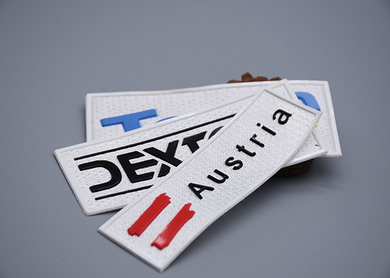 Tela tecida Matte Silicone Logo Patch White impresso para vestuários