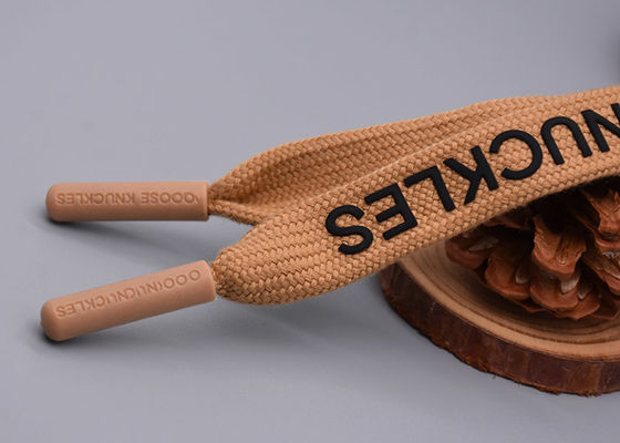 Corda lisa do poliéster dos vestuários 140cm impressa com Matte Black Silicone Logo