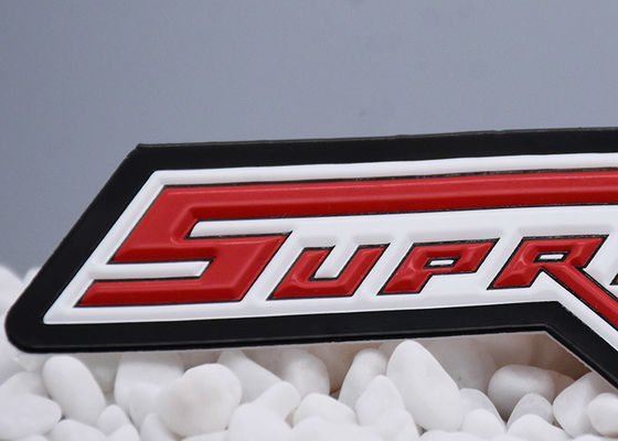 TPU gravou duas etiquetas da roupa da transferência térmica da cor com logotipo levantado