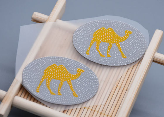 A transferência térmica do silicone do efeito da escova de dentes etiqueta o costume para a roupa