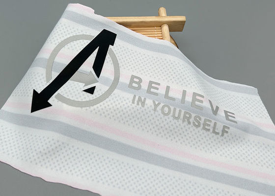 Roupa de prata reflexiva feita sob encomenda de Logo Heat Transfer Label For