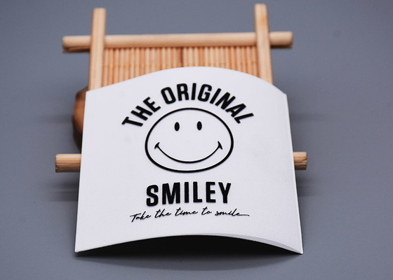 Silicone impresso etiqueta tecido feito sob encomenda Logo For Clothing da sarja branca