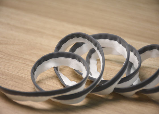 Faixa de tubulação refletora personalizada costurada em vestuário