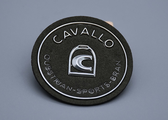 Sacos de forma personalizada em relevo em ferro no suporte